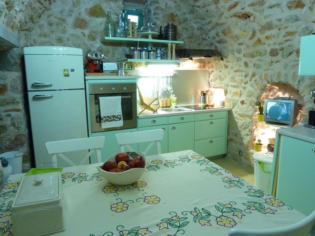 St. George Sykoussis Traditional Residence Ájosz Jeórjosz Szikúszisz Szoba fotó